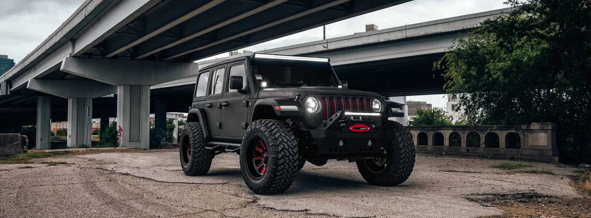 Jeep 4x4 canada offroad with big tires